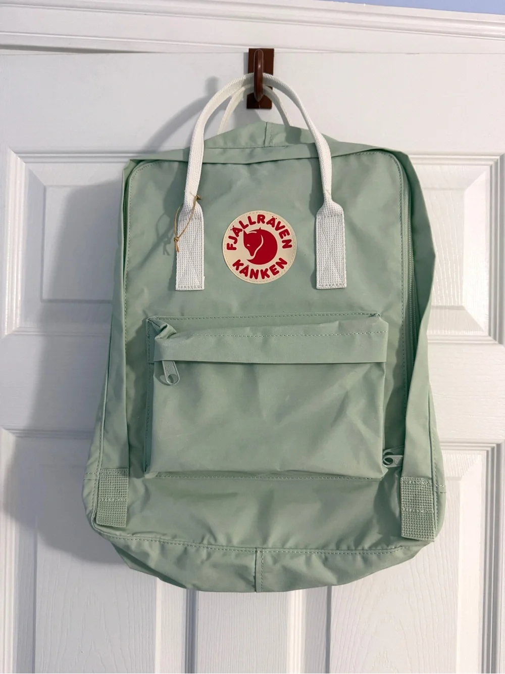 NWOT - Fjällräven Kanken Backpack - Durable Vinylon Fabric, Water-Resistant